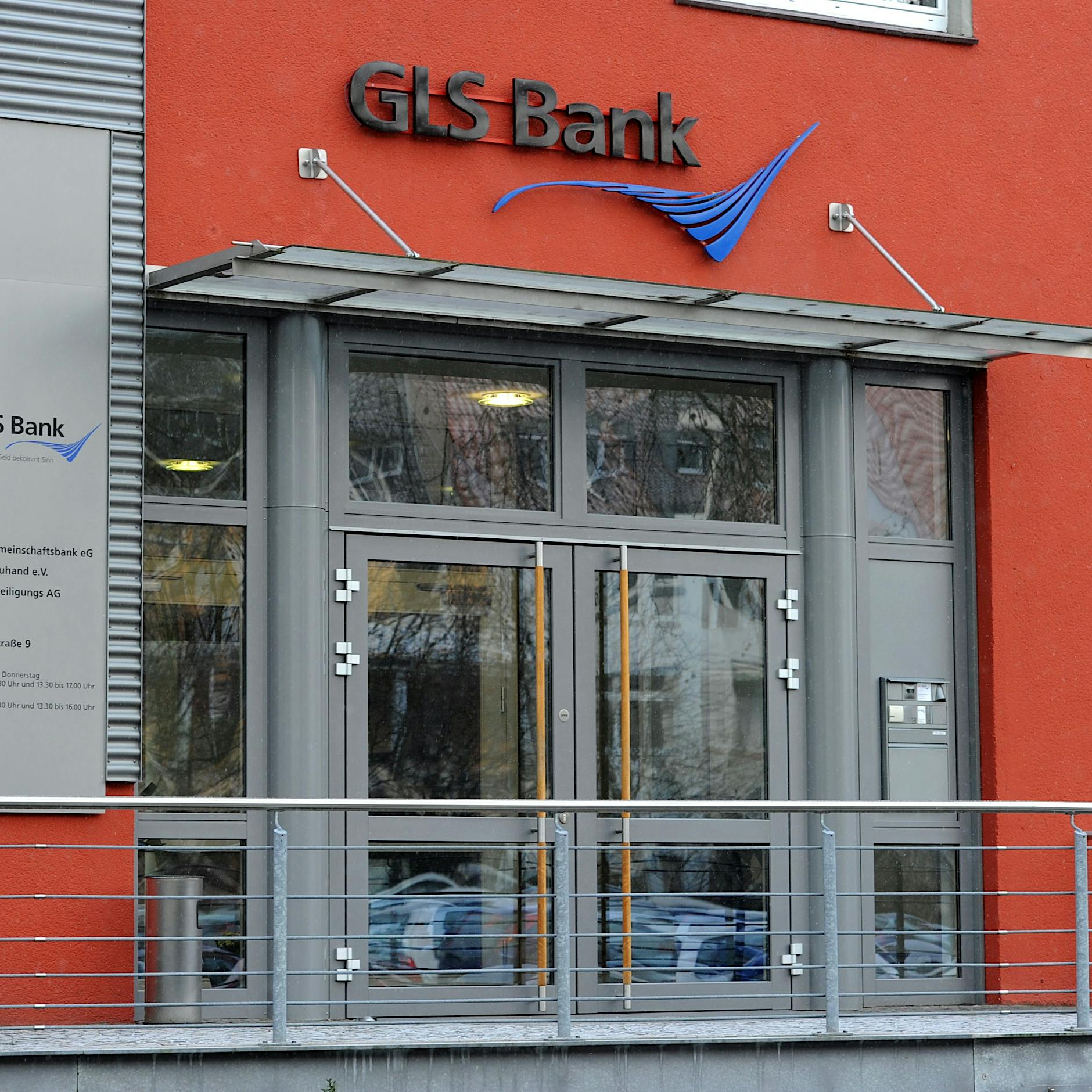 GLS Bank kündigt Konten der Deutschen Kommunistischen Partei