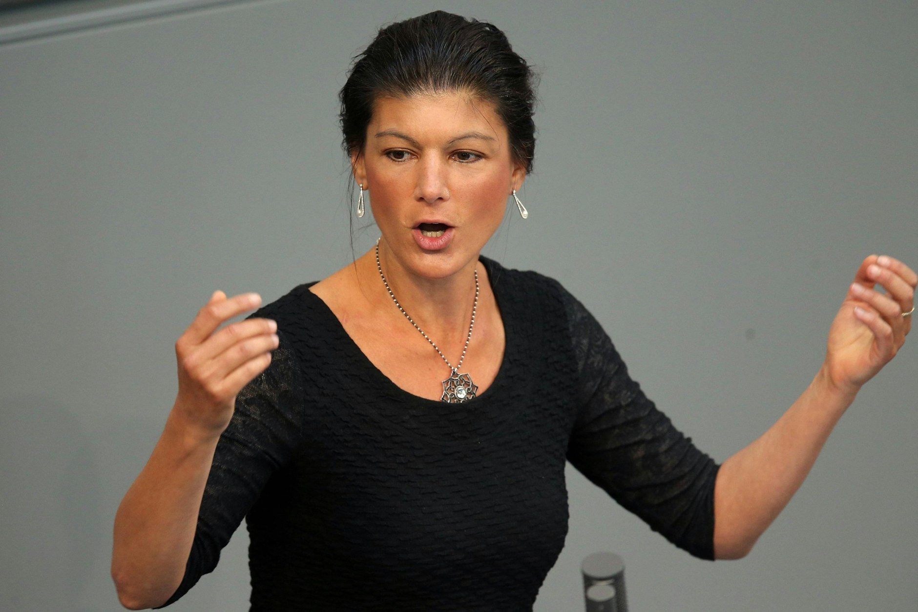 Sahra Wagenknecht fordert für den Osten Bürgerregierungen.