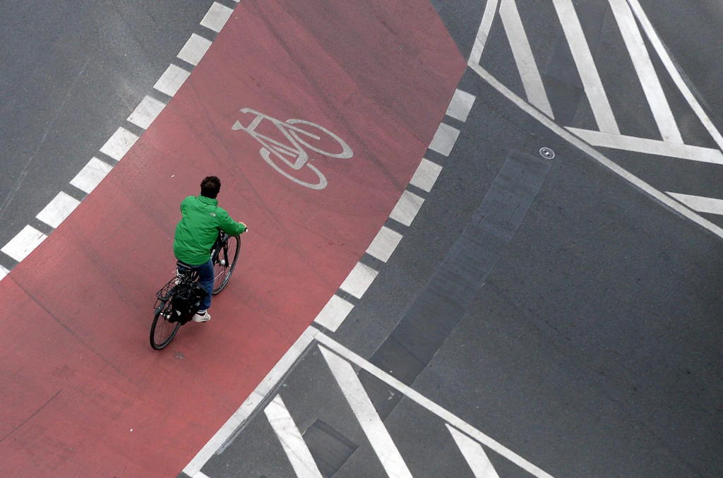 Fast 90 Prozent der Radfahrer ignorieren das Rot an dieser Berliner Kreuzung