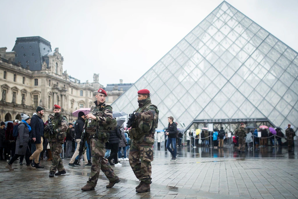 Louvre ausgeraubt: Wie kriminelle Banden Europas Kulturerbe plündern