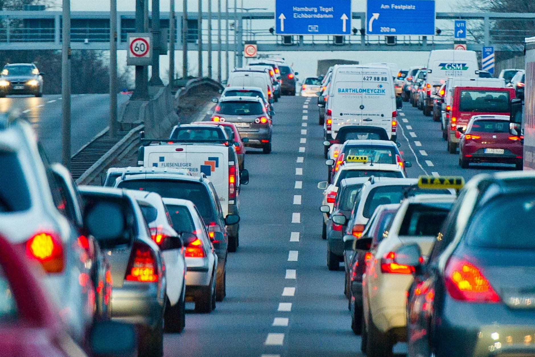 Nächtliche Vollsperrung der A111 wegen U6-Baustelle! Auch A115 wird dichtgemacht