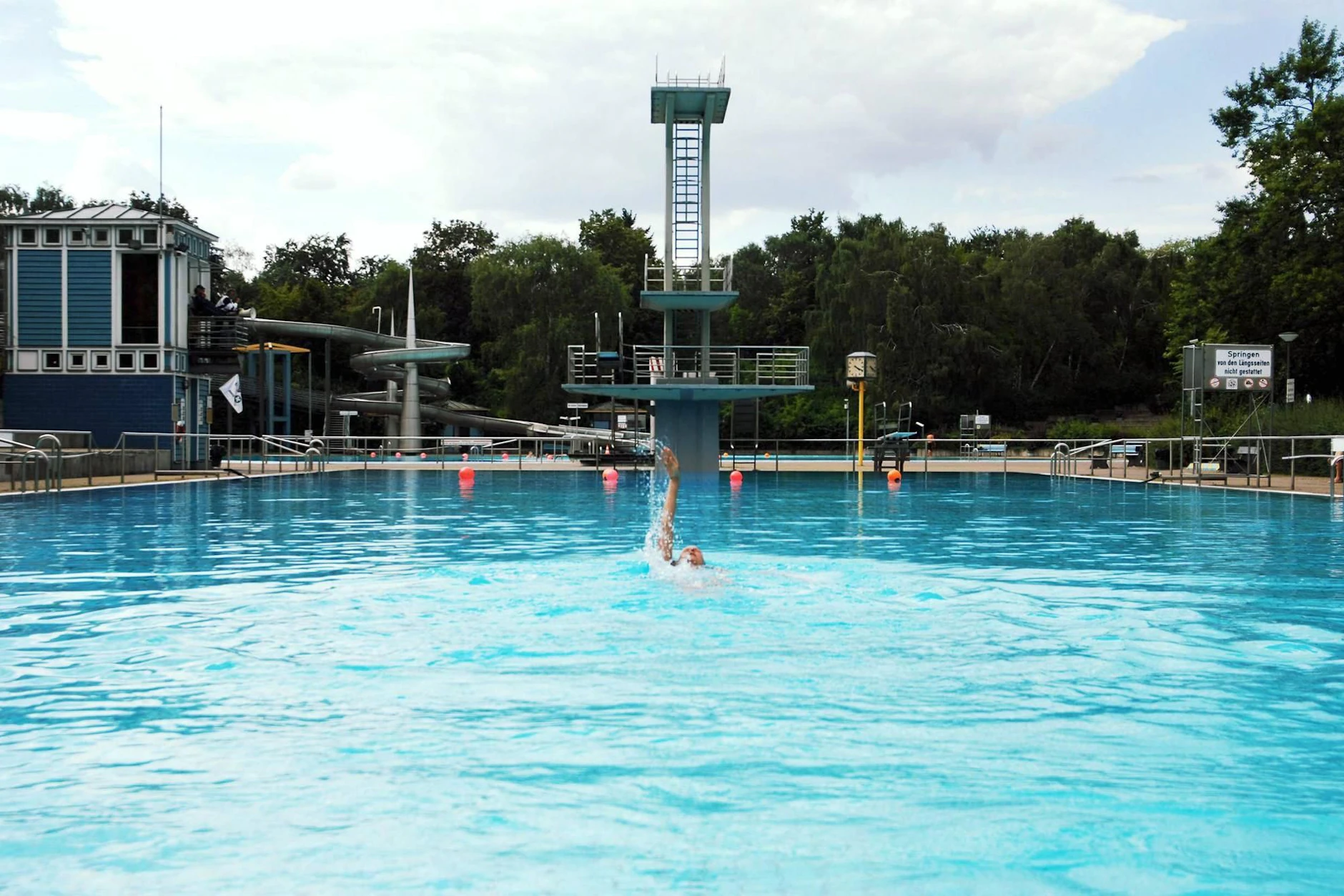 Sommerbad Neukölln: bis zum Juli bleibt es noch geschlossen.