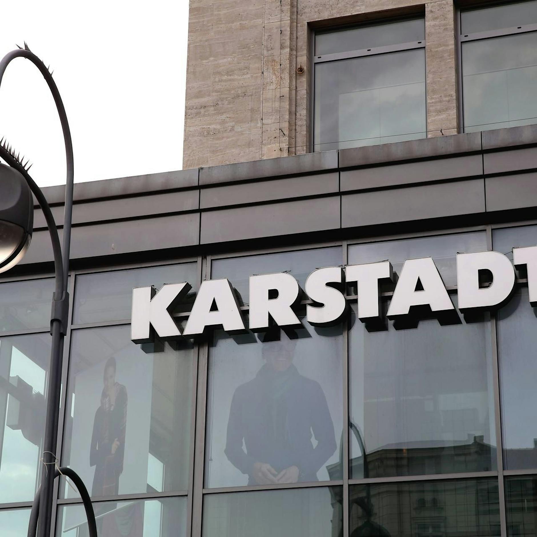 Will die Bundeswehr in Berliner Kaufhäusern zur Musterung bitten?