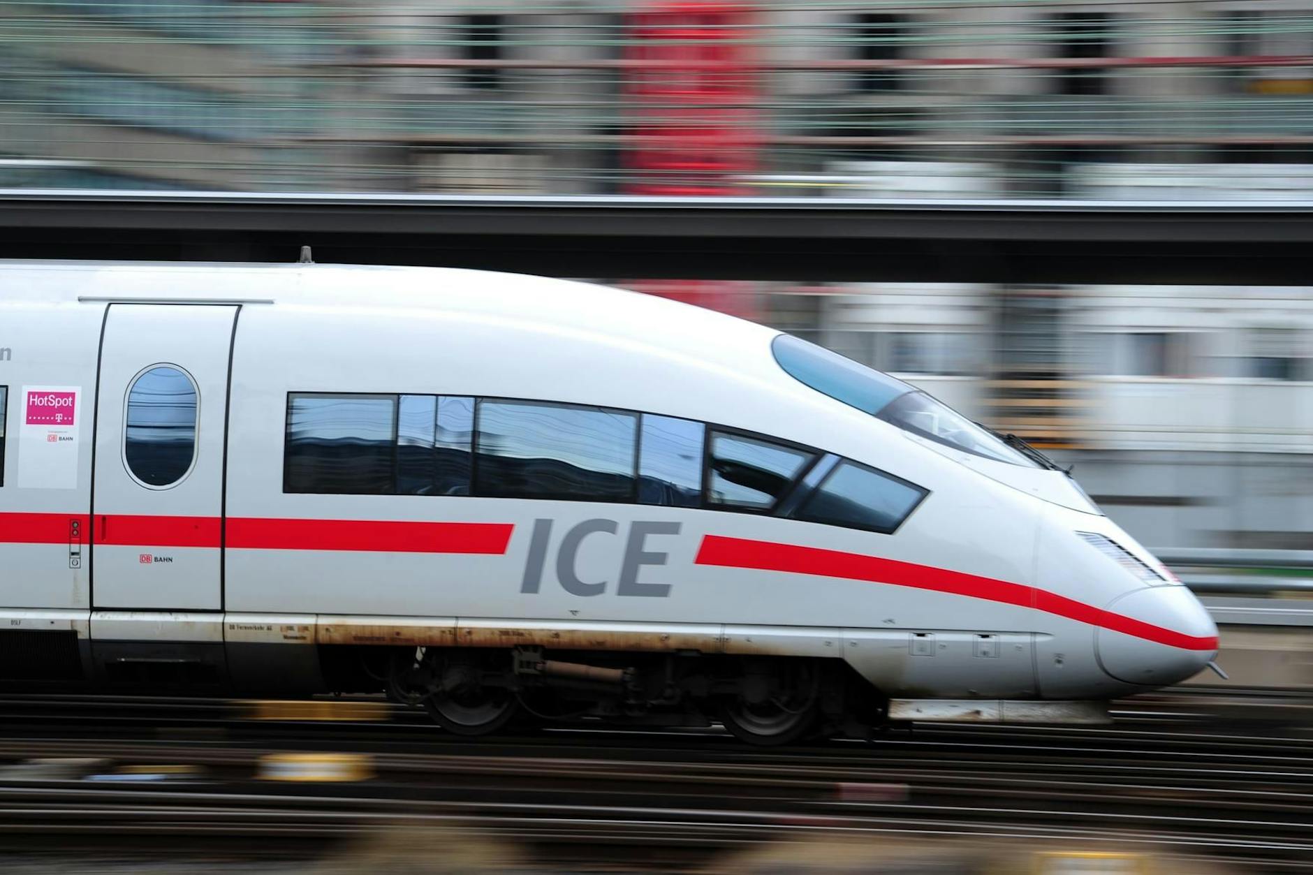 Sommerliche Reisepläne: Neuer ICE verbindet Berlin mit Sylt!