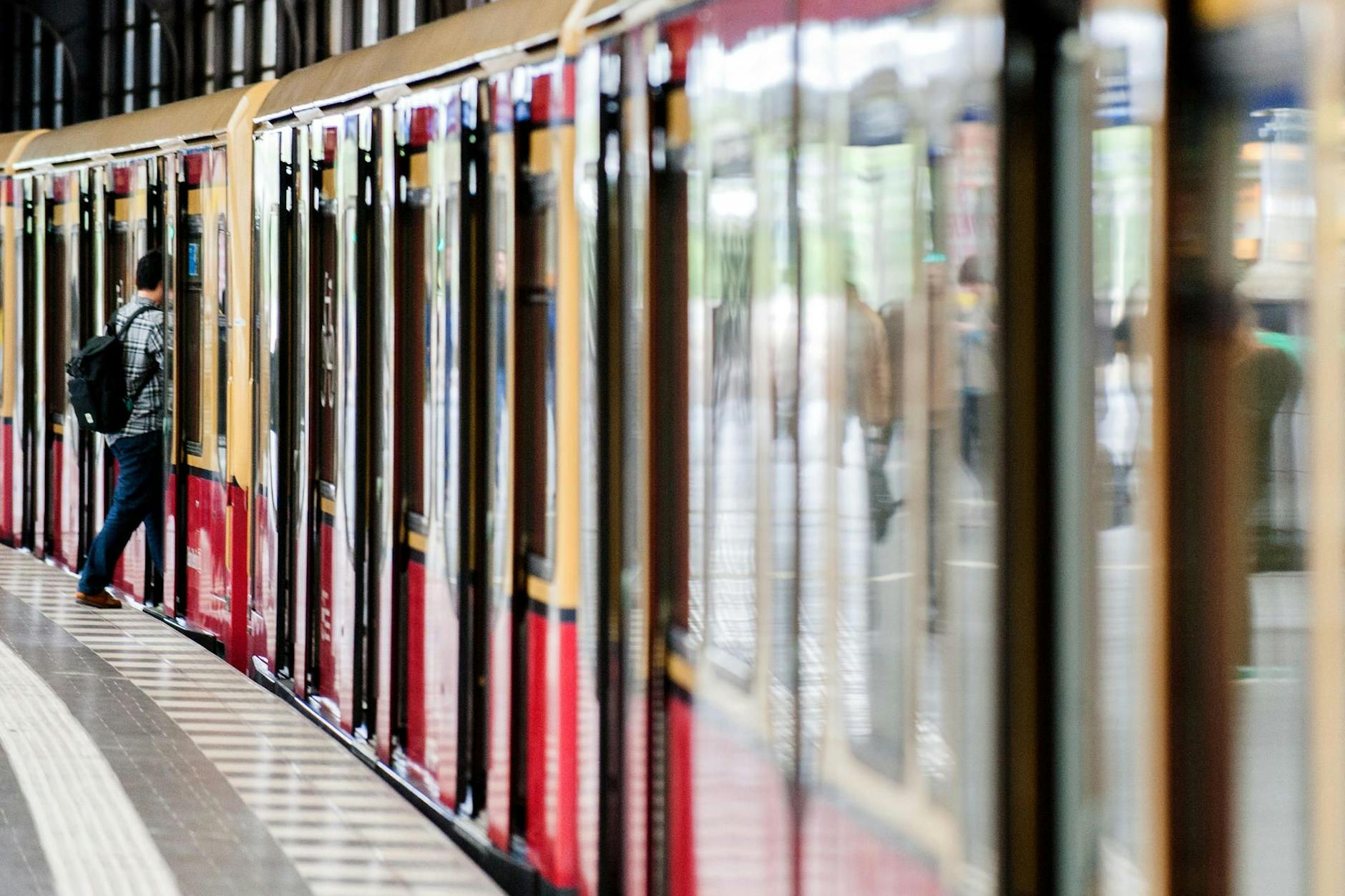 Die Polizei findet immer weniger Waffen an Berliner Bahnhöfen.