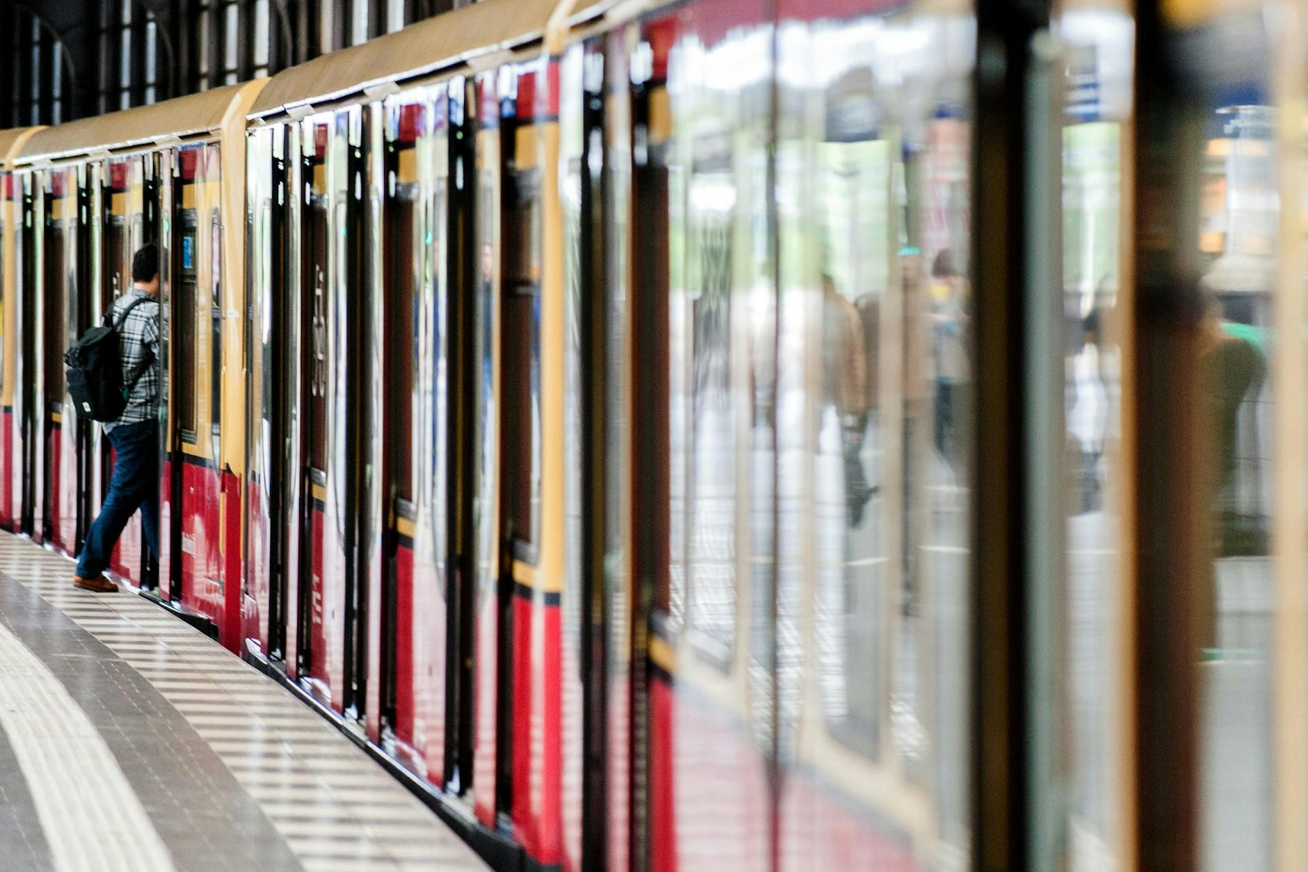 Die Polizei findet immer weniger Waffen an Berliner Bahnhöfen.
