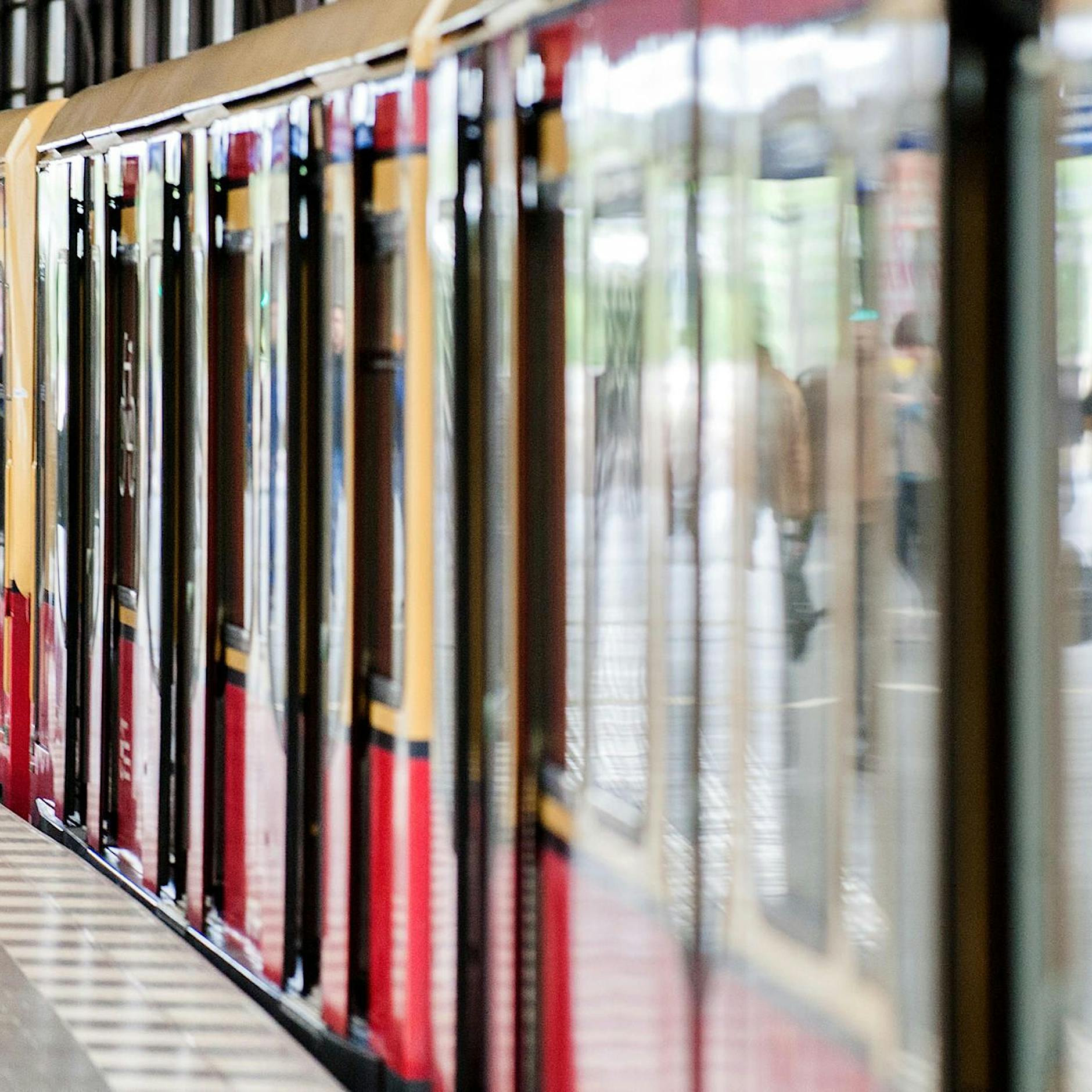 „Wir kontrollieren mehr, finden aber weniger“: Bilanz der Waffenverbotszonen in Berlin