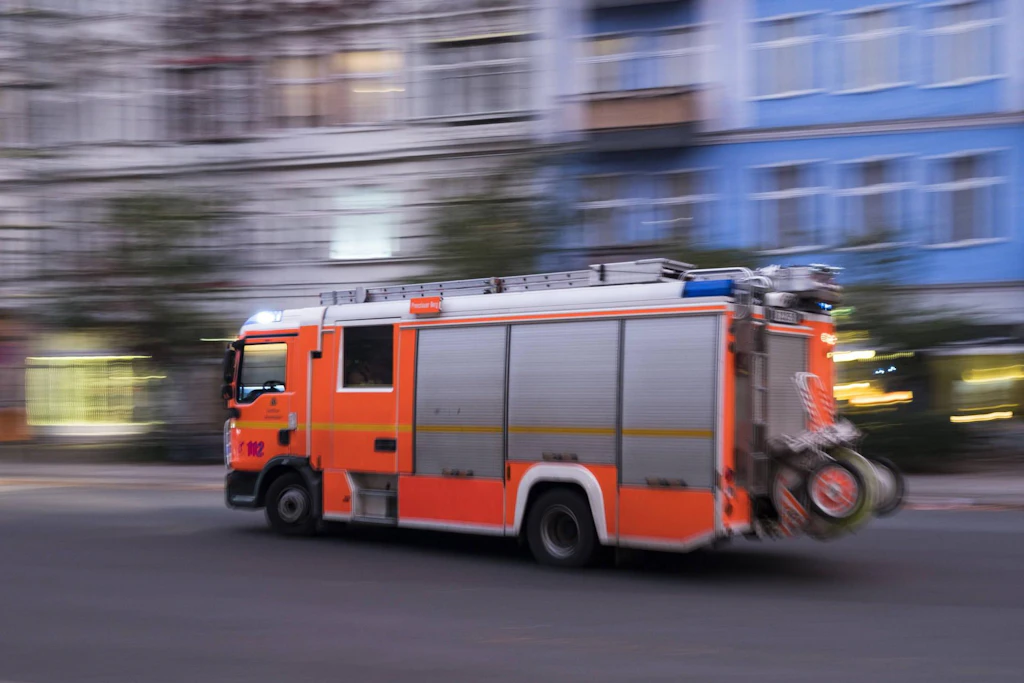 Geblitzt im Einsatz: Feuerwehrmann muss Strafe zahlen und zieht nun vor Gericht