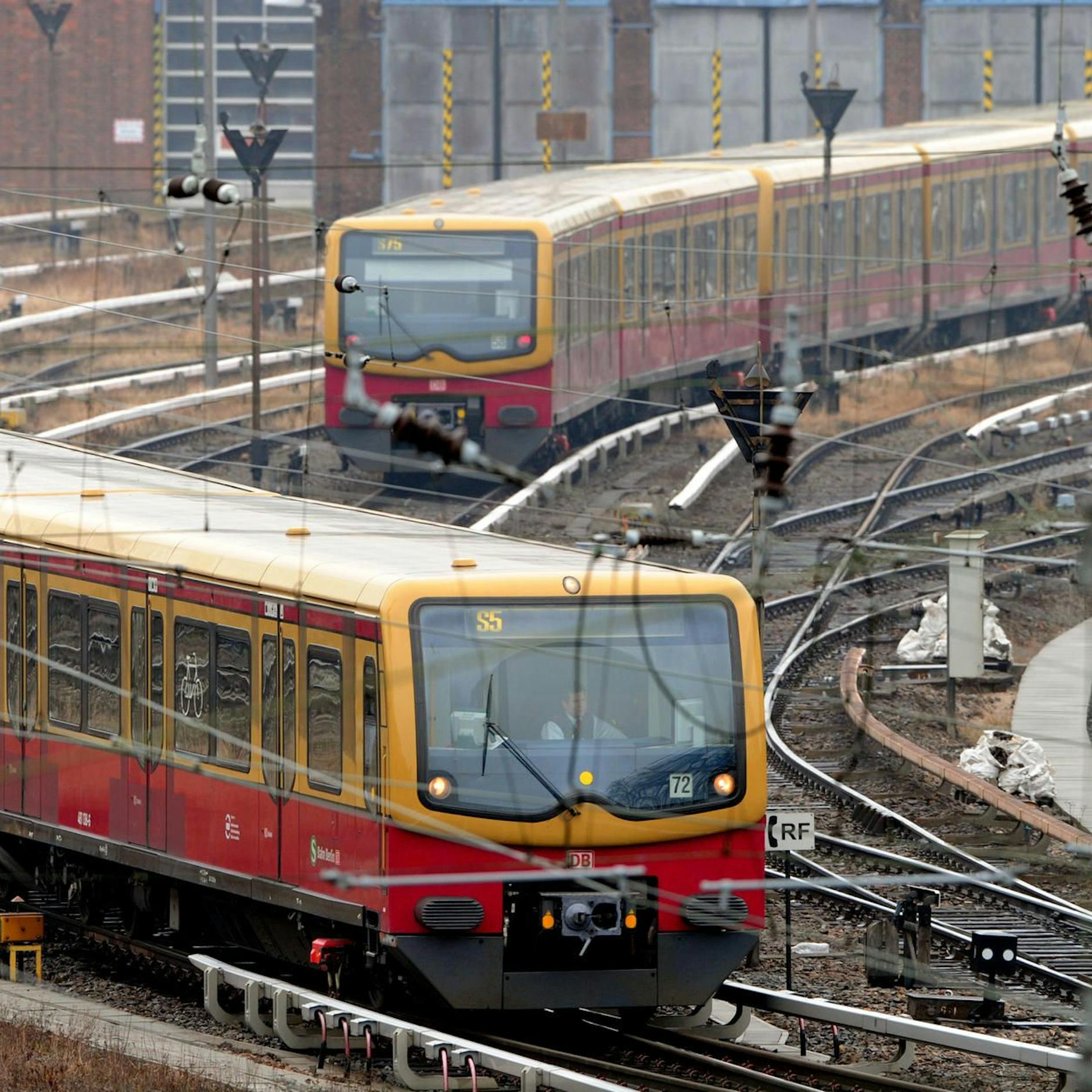 Image - S-Bahn-Sperrungen zum Wochenstart: Bauarbeiten legen Abschnitte der S46 und S8 lahm