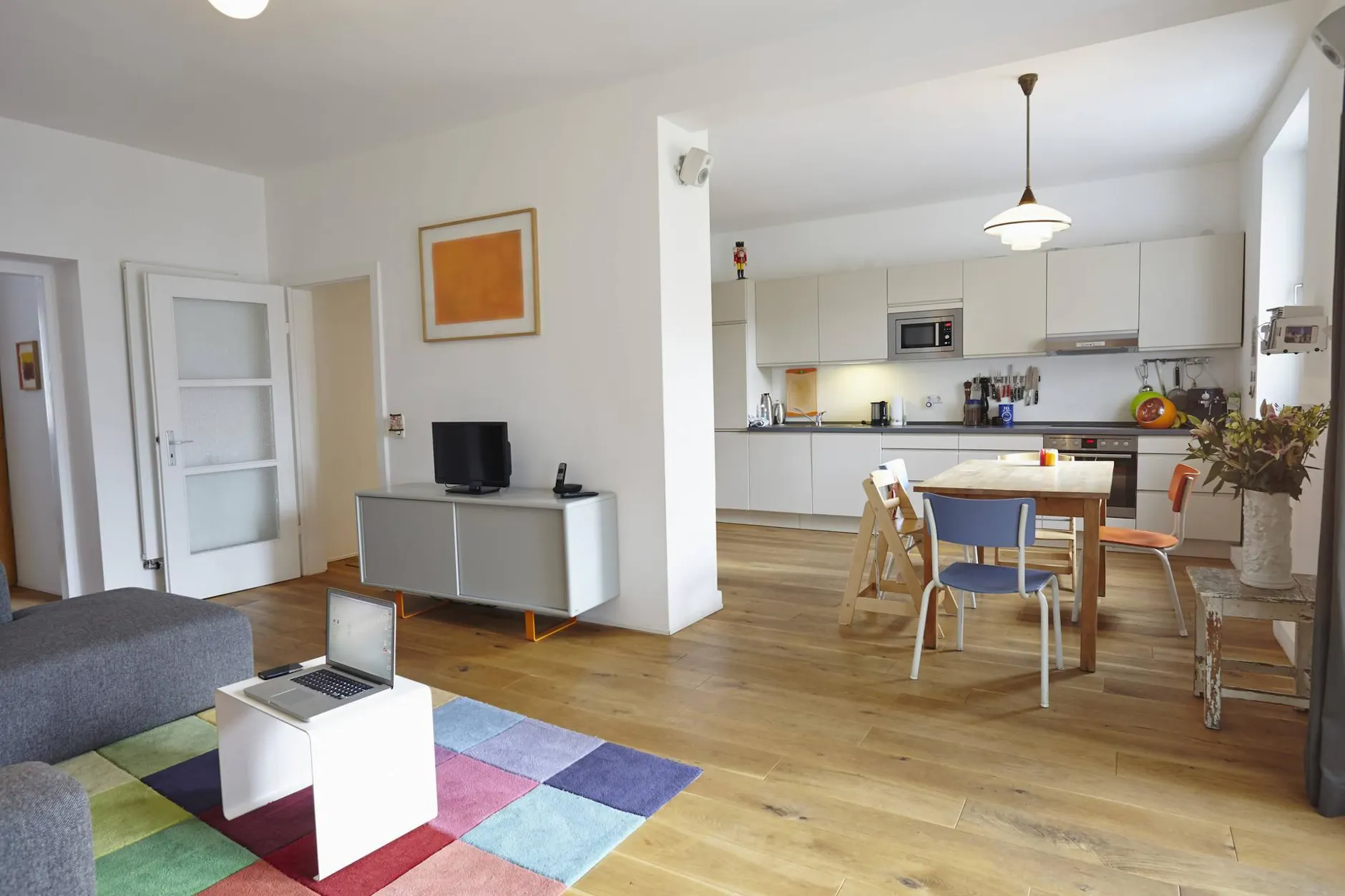 In Berlin werden zunehmend möblierte Wohnungen angeboten, um Mietpreisbremse und Mietspiegel zu umgehen.