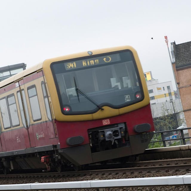 Chaos in Berlin: Ringbahn unterbrochen während des BVG-Streiks!