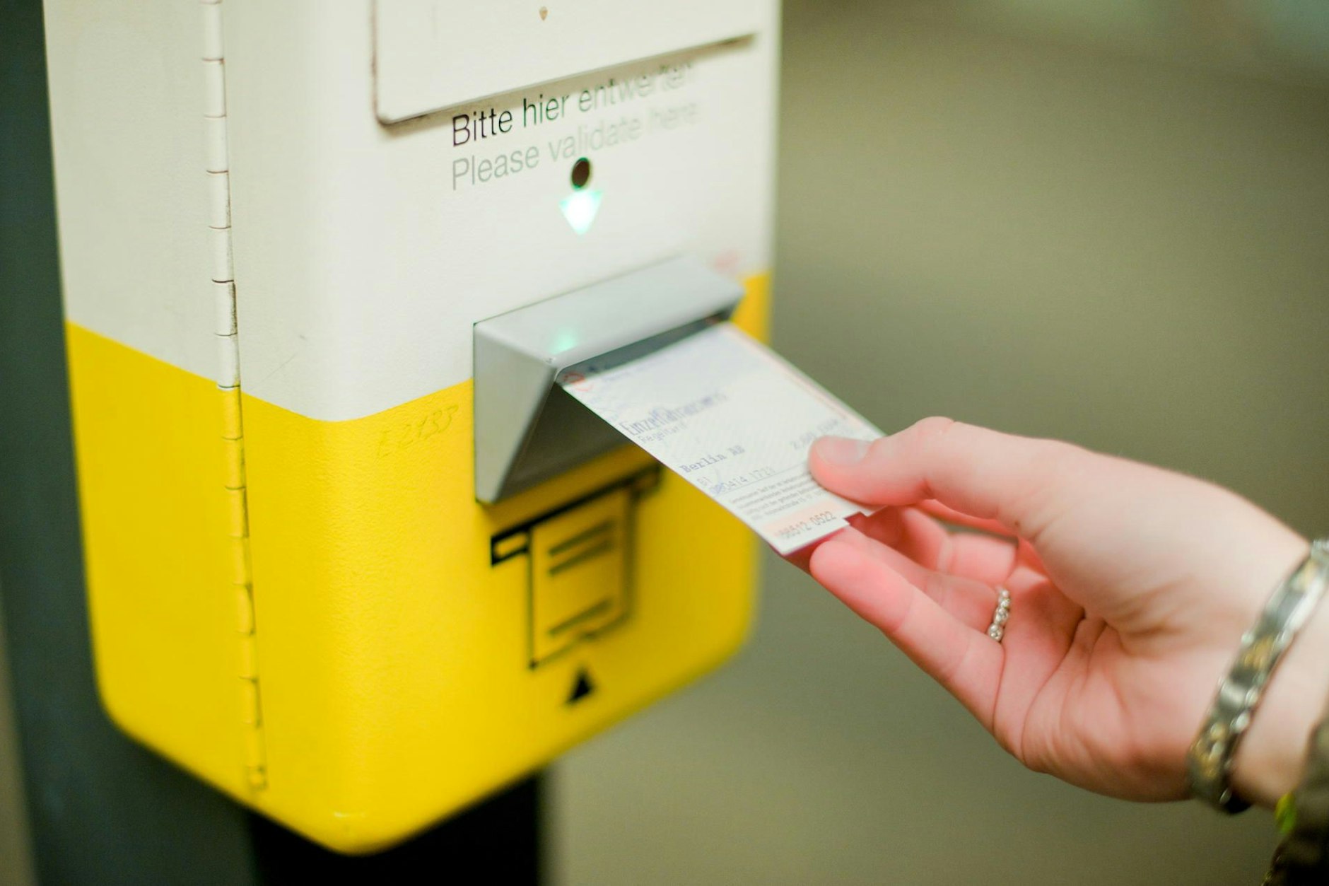 Die Berliner Verkehrsbetriebe kontrollieren bei ihren Kunden verstärkt die Tickts.