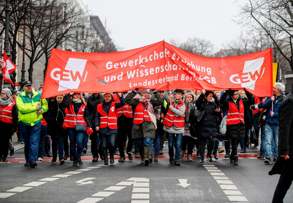 Aufnahme von einem Kita-Streik in Berlin im Jahr 2025