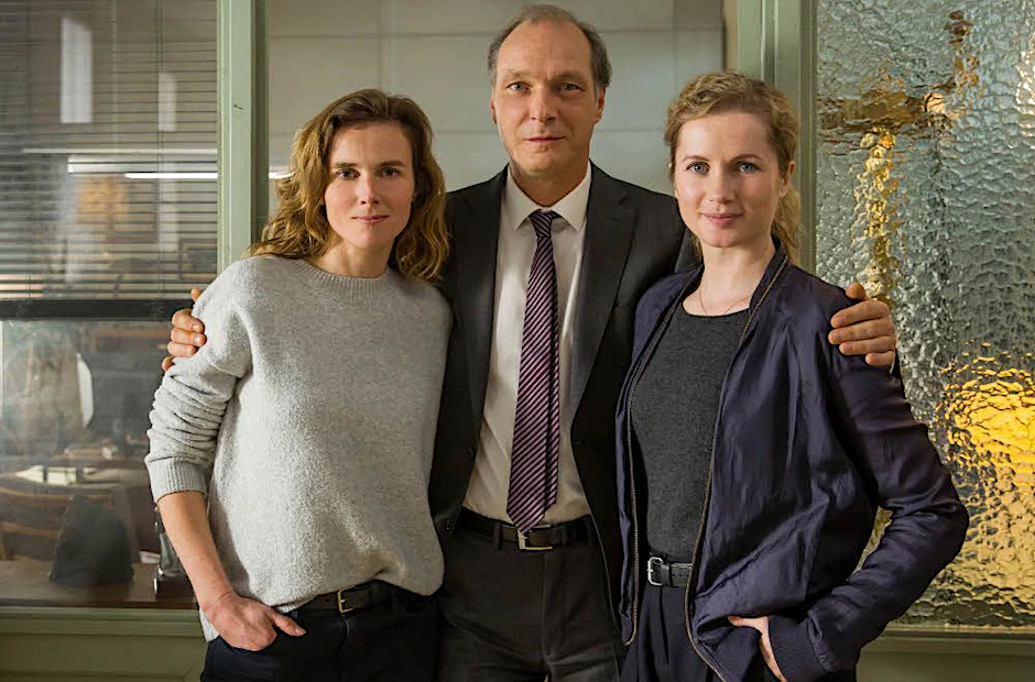 Martin Brambach und Cornelia Gröschel (re.) reagierten jetzt auf die Sparpläne zum Dresden-Tatort. Sie ermittelten lange mit Karin Hanczewski (li.), die jedoch nicht mehr Teil des Ermittlerteams ist.