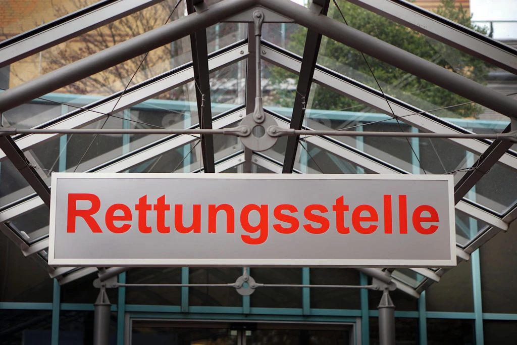 Auch in der Nacht nehmen Rettungsstellen in Berlin Menschen auf. Mehr als 30 Einrichtungen dieser Art gibt es in der Hauptstadt.