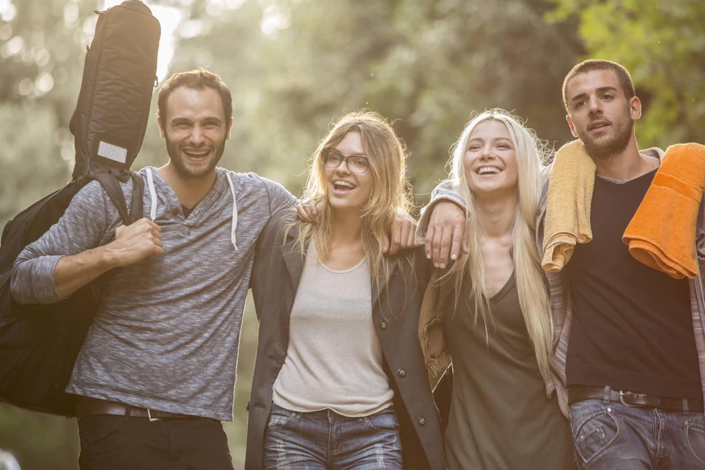 Je enger die Freundschaft zwischen zwei Pärchen, desto mehr profitiert die eigene Beziehung.