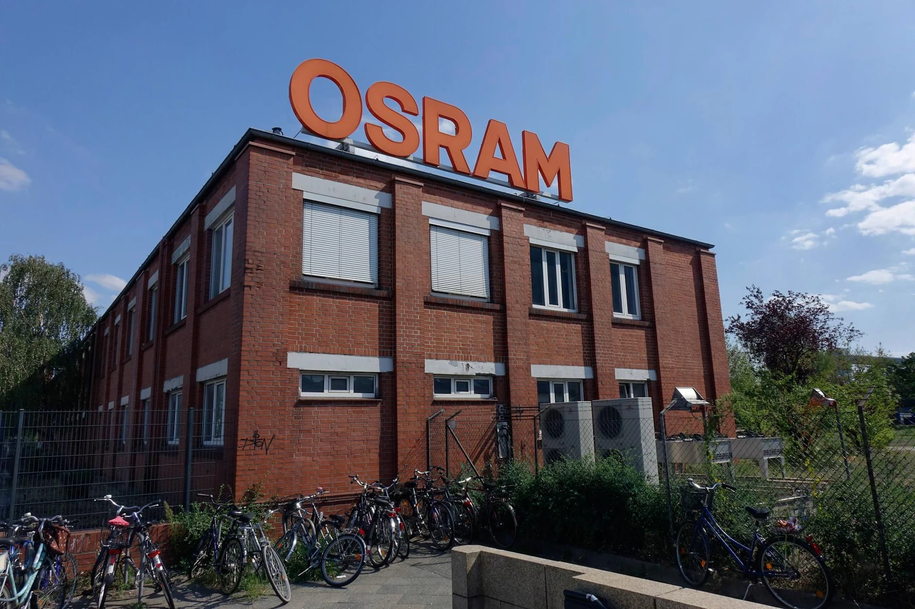 Ein Bürogebäude des alten Osram-Werks in Berlin-Spandau.