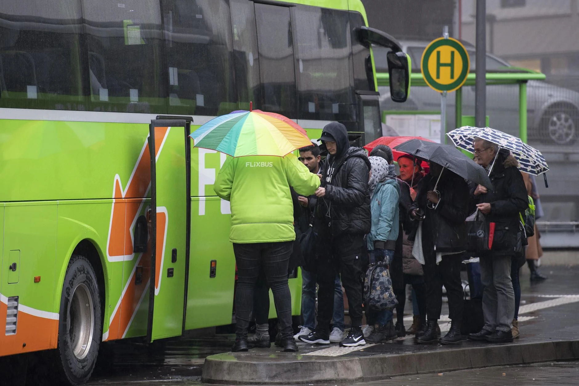 Wie viele Fahrgäste werden wohl in den Höllen-Bus steigen?