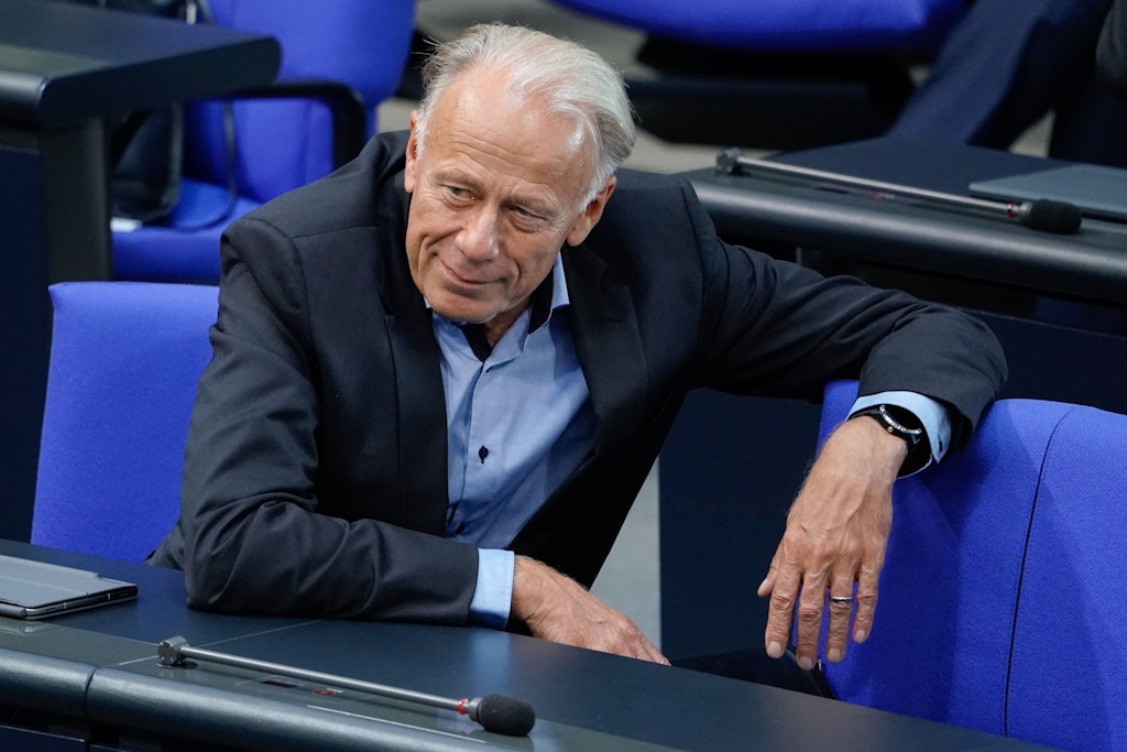 Trittin vs. Trump: Der Grünen-Politiker fordert militärische Abschreckung ...