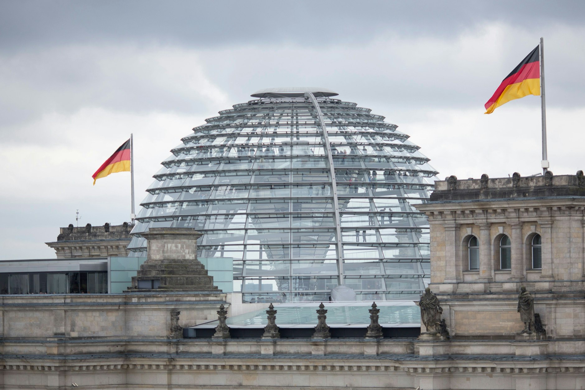 Nur 9.529 Stimmen fehlten dem BSW: Der Bundestag lehnte eine Neuauszählung ab. Jetzt muss das Verfassungsgericht in Karlsruhe entscheiden.