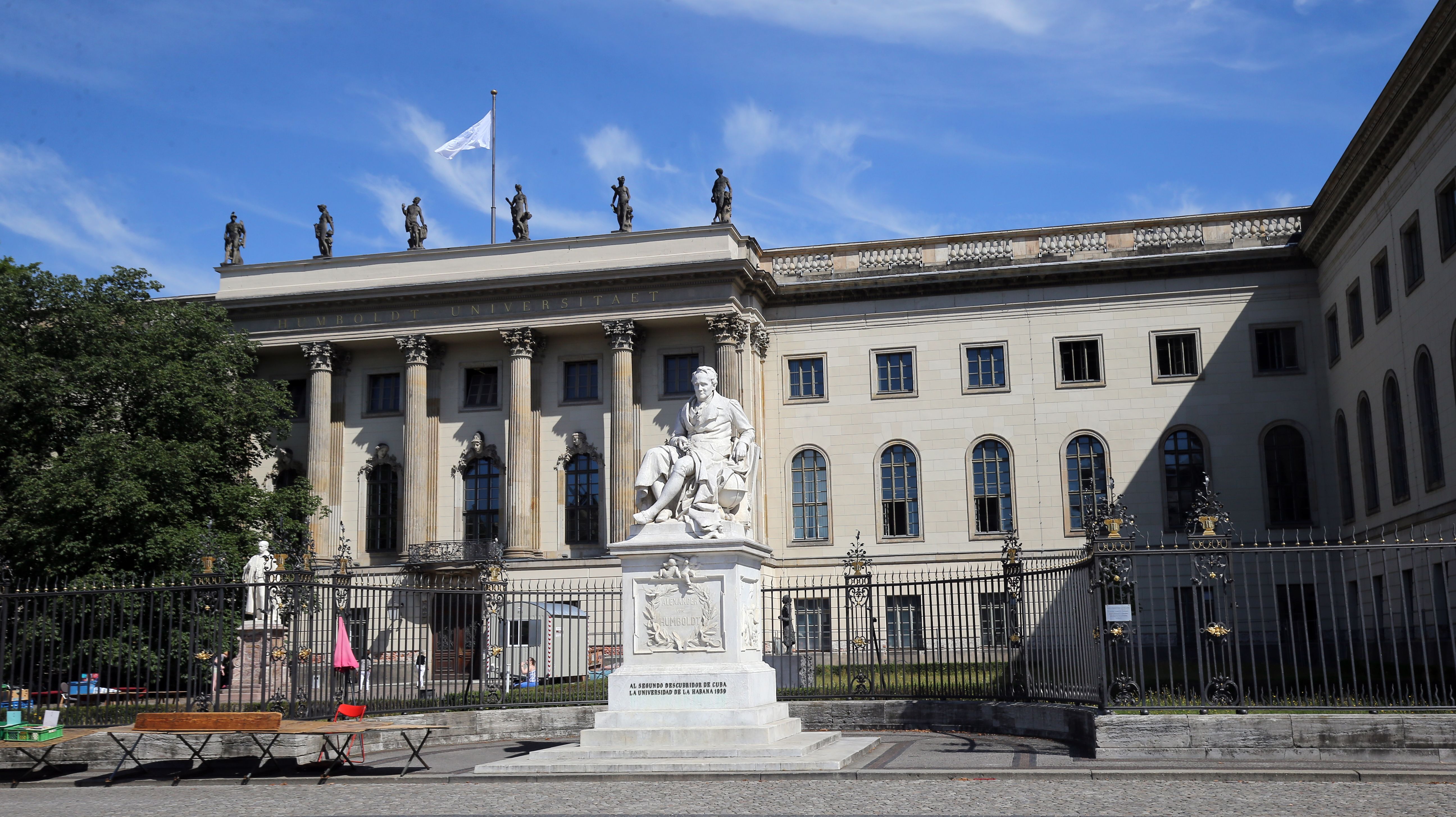 Bodenhaftung oder Elfenbeinturm: Warum Intellektuelle zu Linken werden