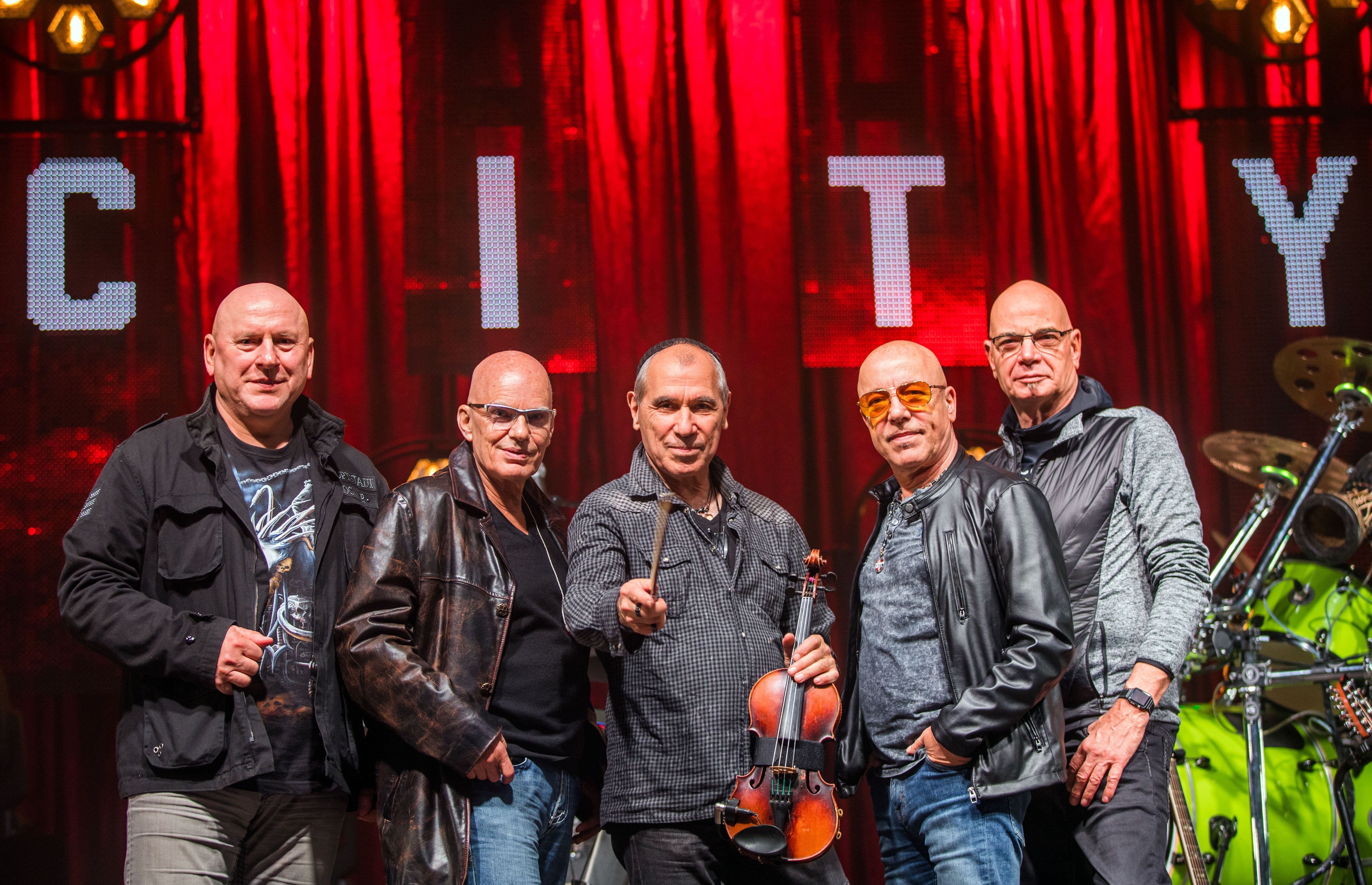 DDR-Kultsong „Am Fenster“: Freistaat Sachsen muss 144.000 Euro zahlen!