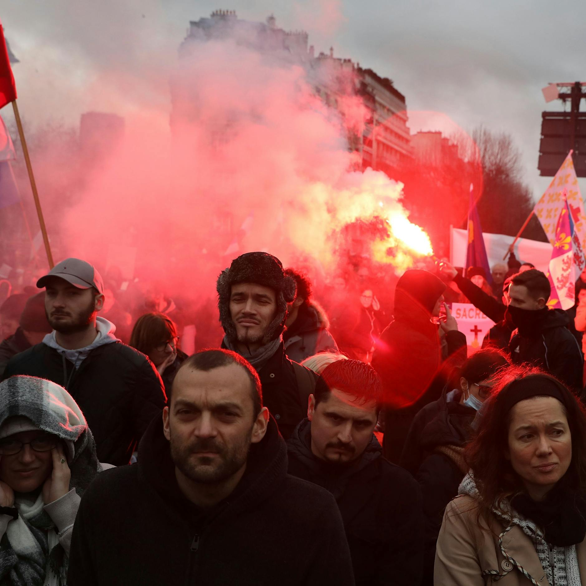 Mehr als 100.000 Menschen demonstrieren gegen Corona-Maßnahmen