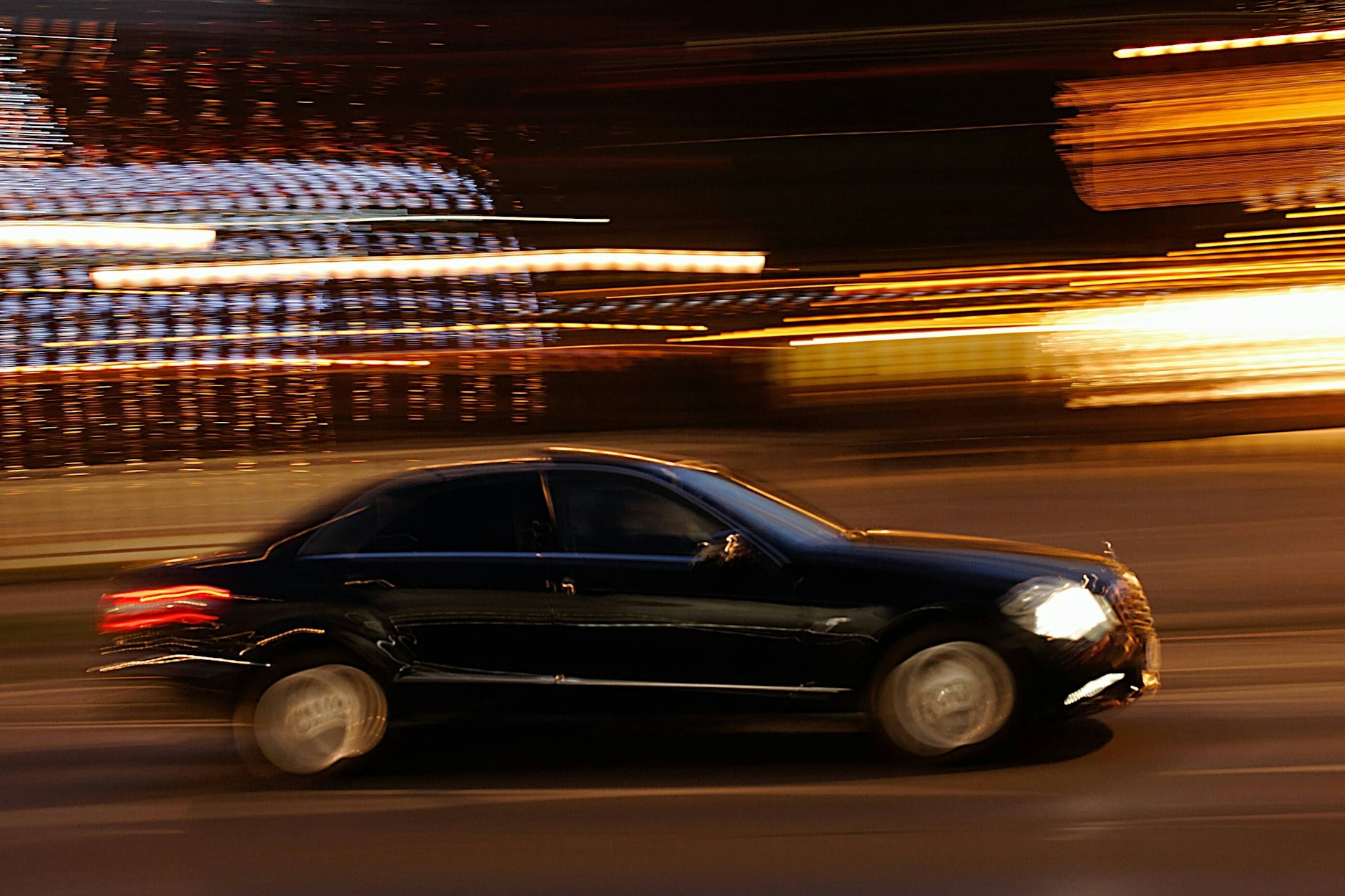 Der Autor auf Dienstfahrt mit dem Mietwagen. Abbildung ähnlich.