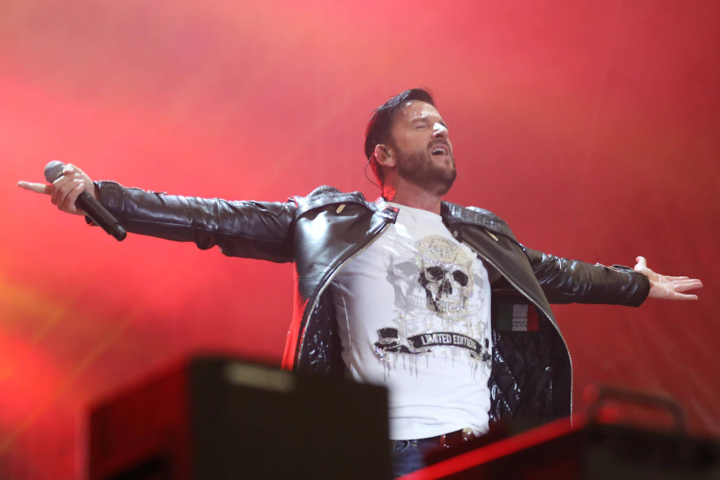 Was ist da nur passiert? Dicker Hals, viel mehr Muskeln: Michael Wendler pumpt sich zu Hulk auf
