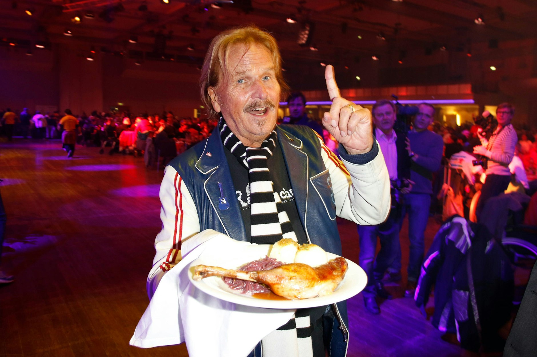 Frank Zander: Vogelgrippe macht sein Weihnachtsgans-Essen für Obdachlose teurer