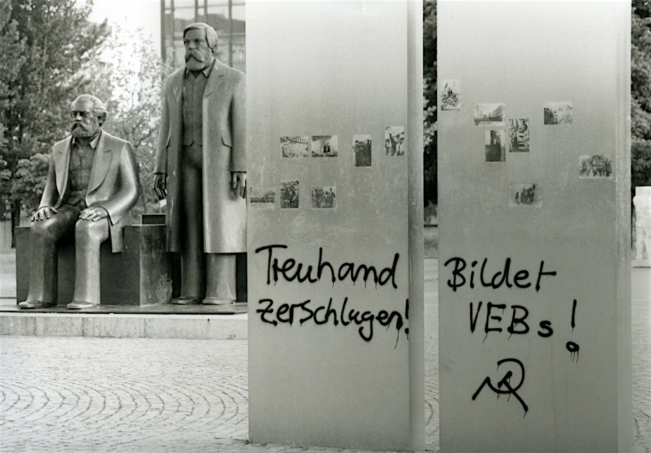 „Bildet VEBs!“ fordert das Graffiti. Die Treuhand bildete lieber Arbeitslose.