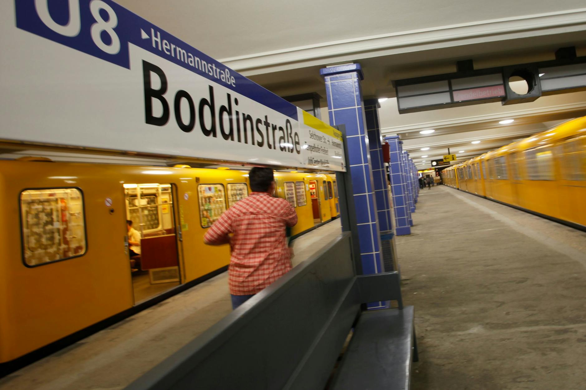 Der U-Bahnhof Boddinstraße: Hier zeigt sich die Stadt für unseren Autor von der unangenehmsten Seite.