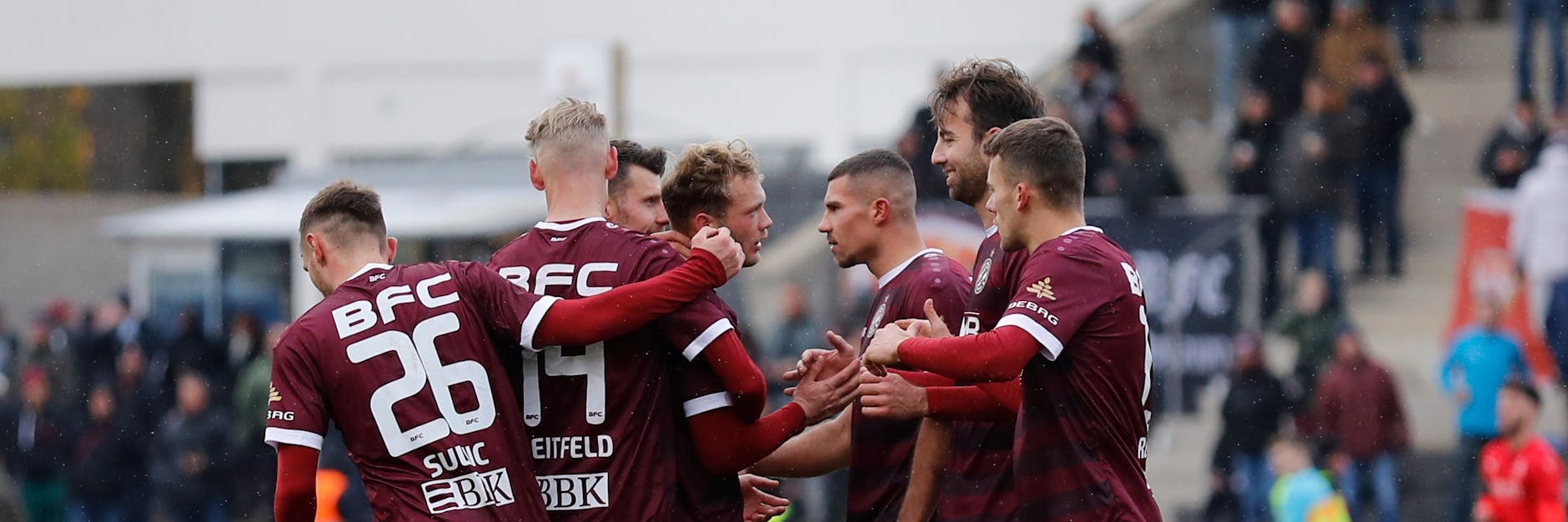 Lasst uns sein ein einig Team von Brüdern, in keiner Not uns trennen und Gefahr: der ziemlich eingeschworene BFC-Haufen.