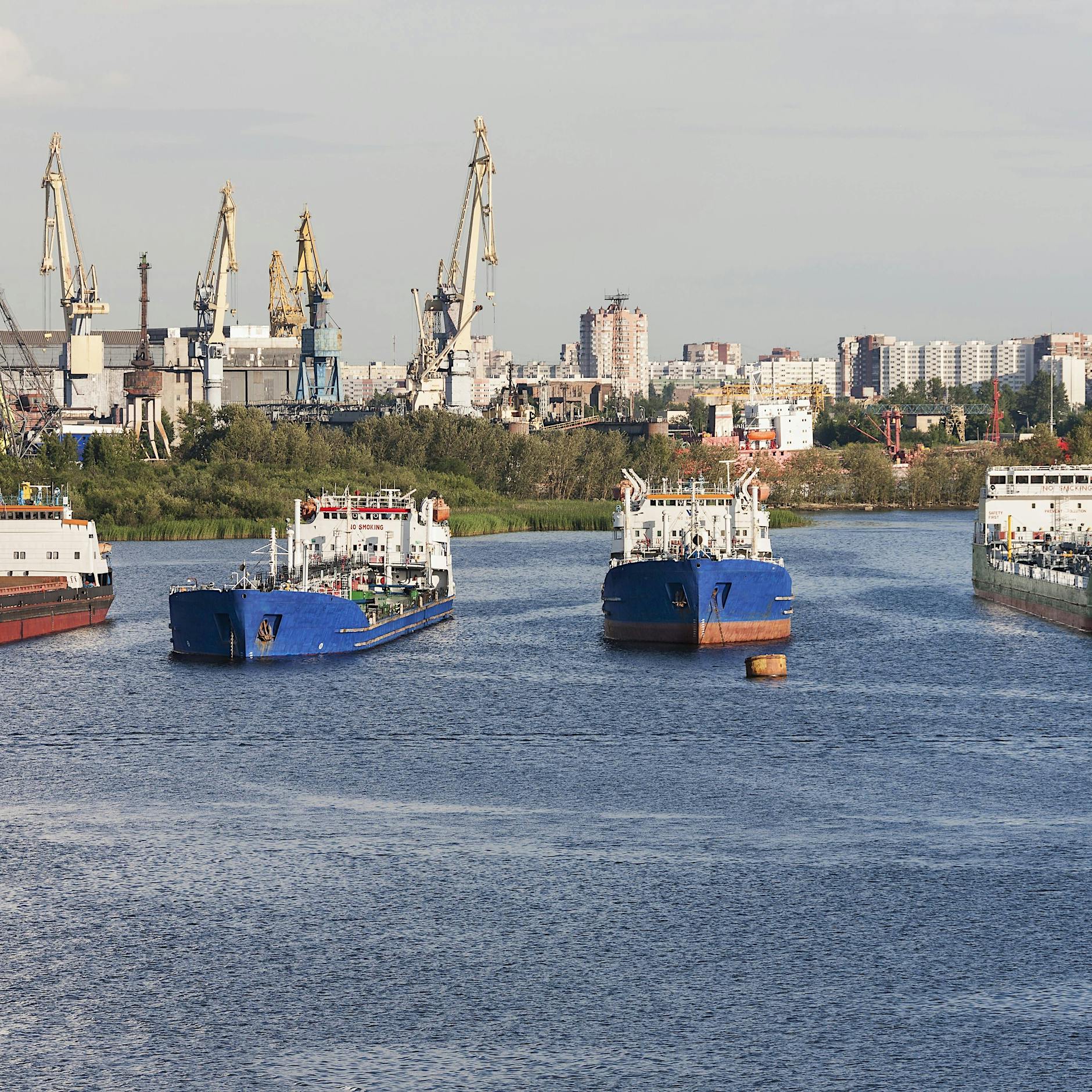 Nach Ukraine-Offensive: Russlands Ölexporte brechen auf Rekordtief ein
