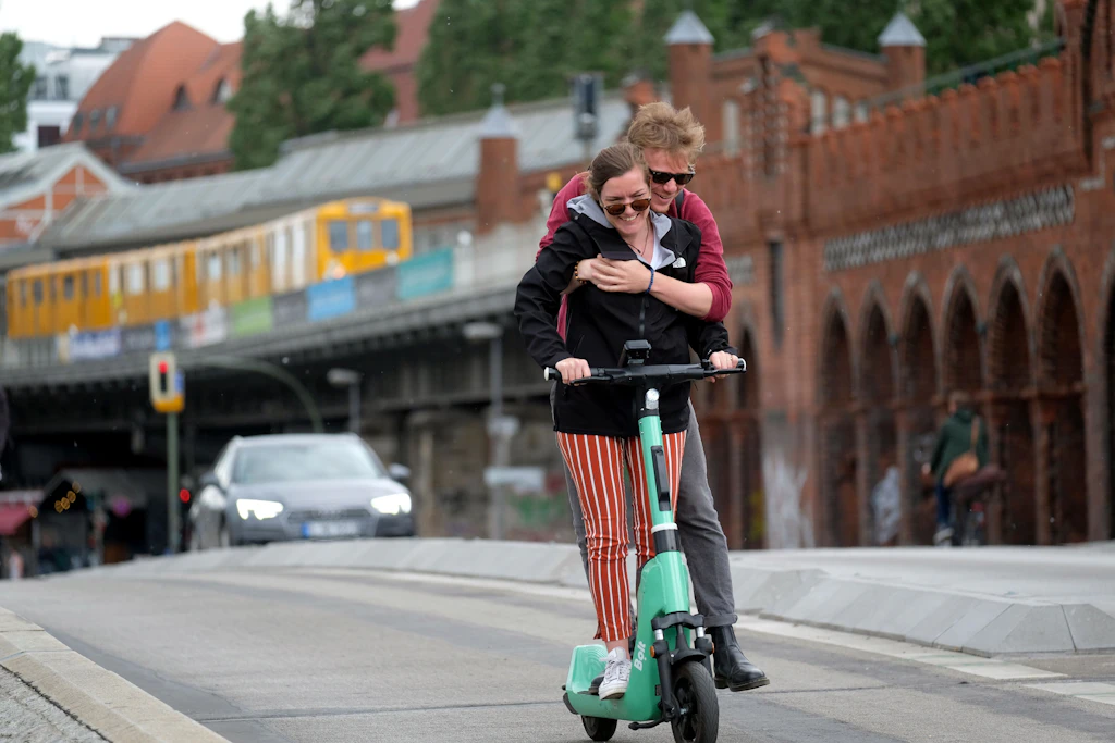 Zehntausende E-Scooter sind in Berlin zur Benutzung zugelassen.
