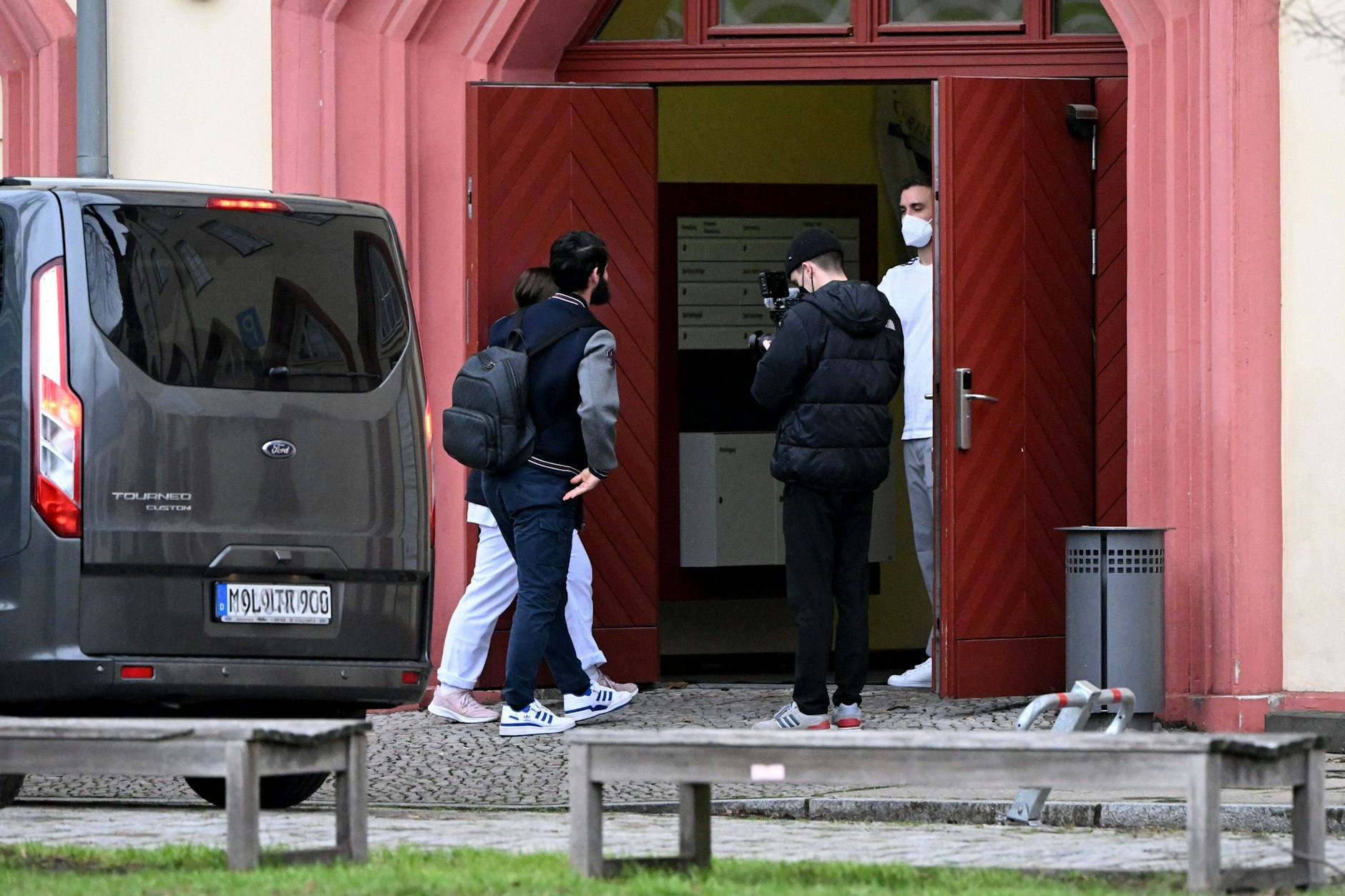Da ist Isco! Der Spanier absolviert am Dienstagmorgen den Medizincheck beim 1. FC Union in der Berliner Charité.