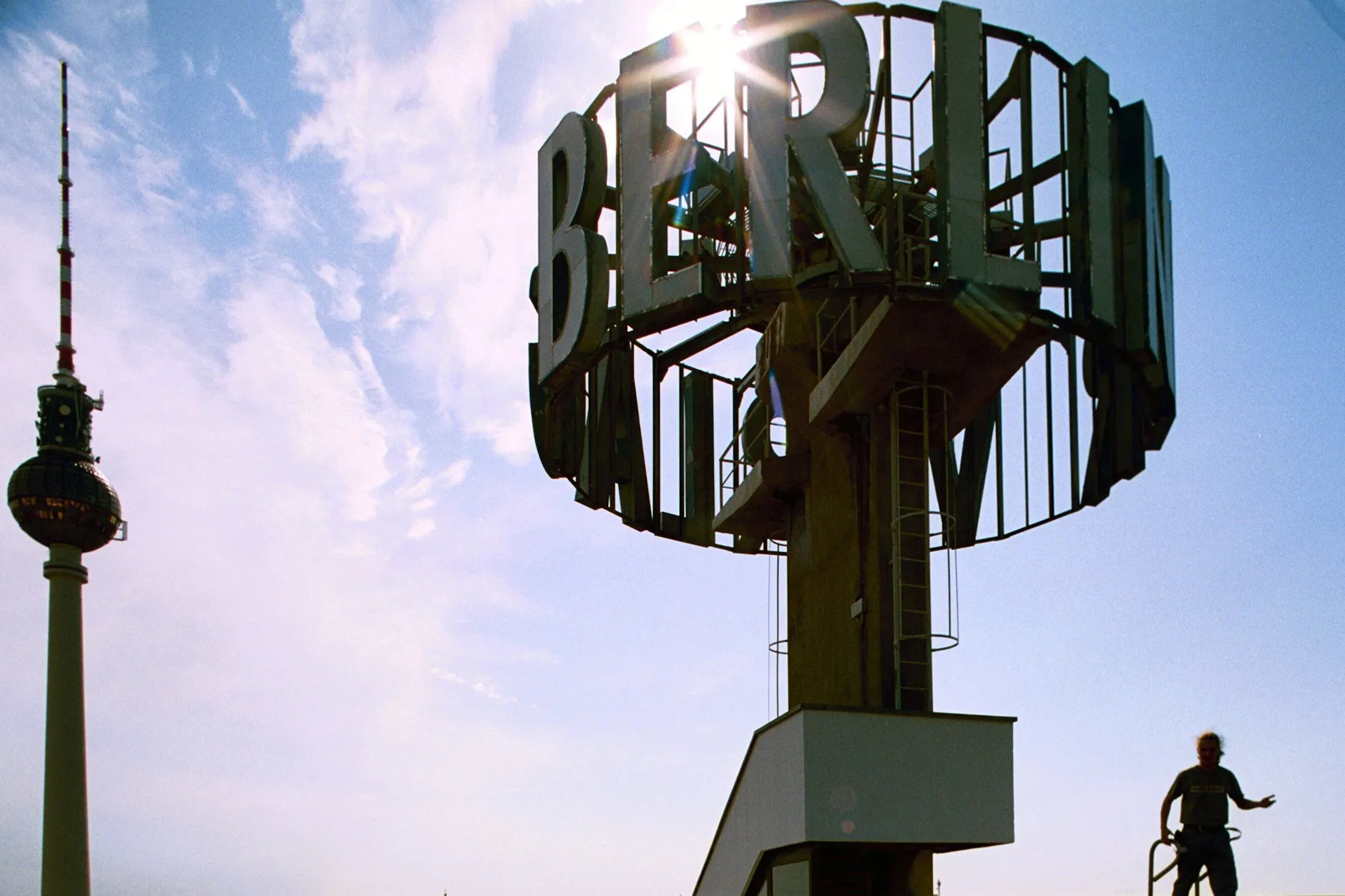 Berliner Zeitung: Suche nach dem demokratischen Diskurs.