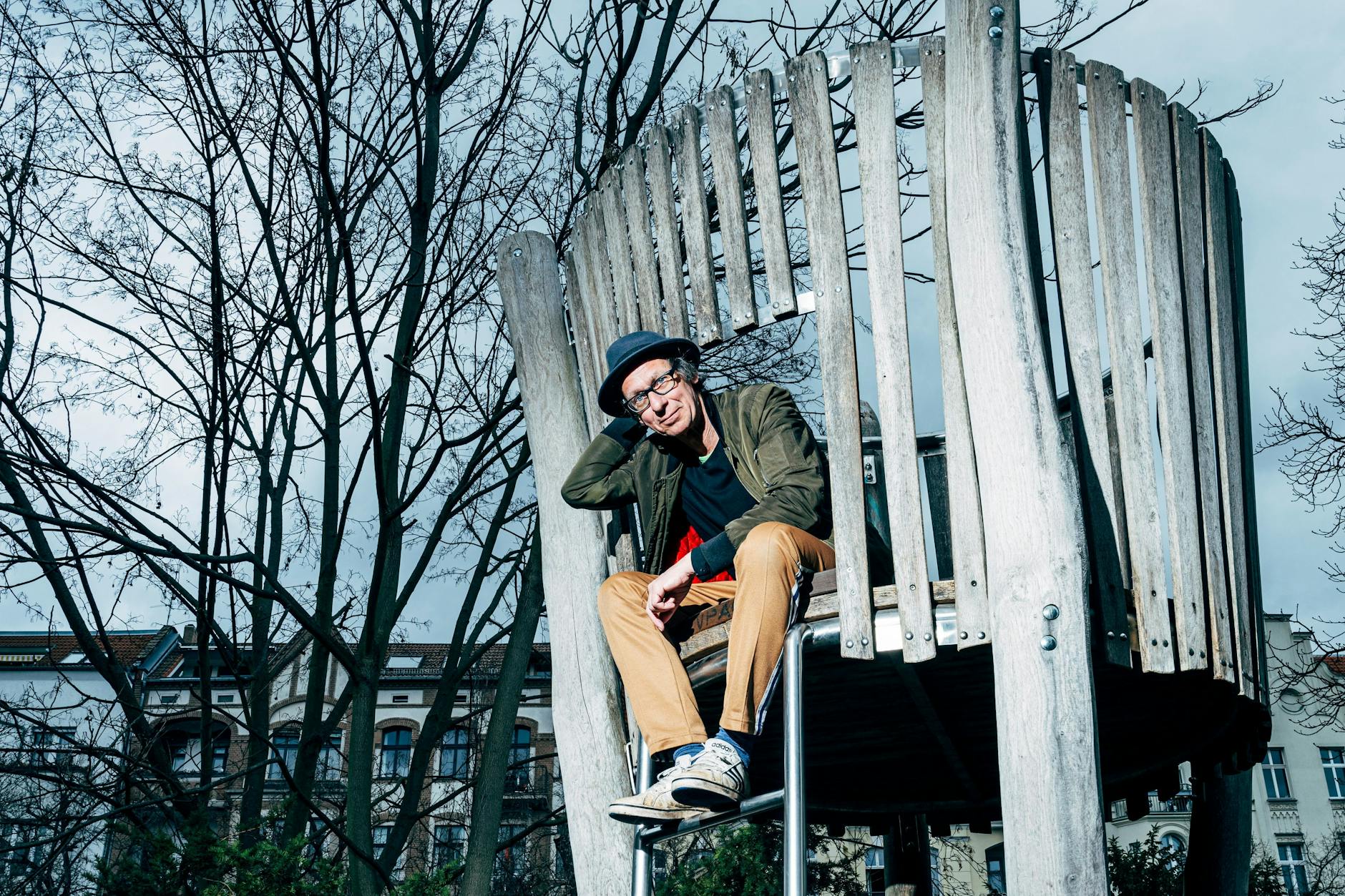 Christian „Flake“ Lorenz von Rammstein bei der Fotoproduktion in Prenzlauer Berg