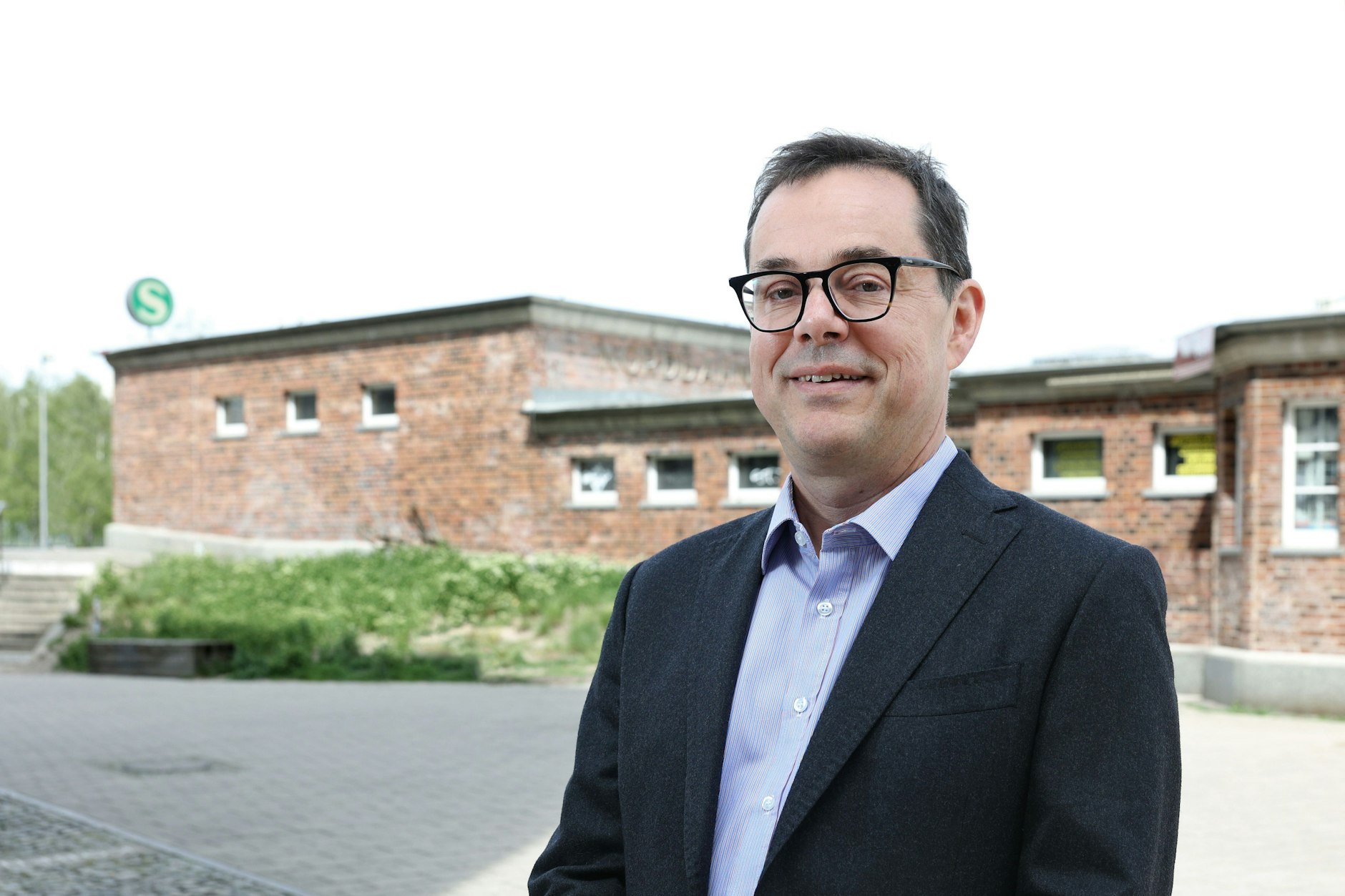 Peter Buchner am S-Bahnhof Nordbahnhof in Mitte. Der S-Bahn-Chef hatte sein Büro nebenan.