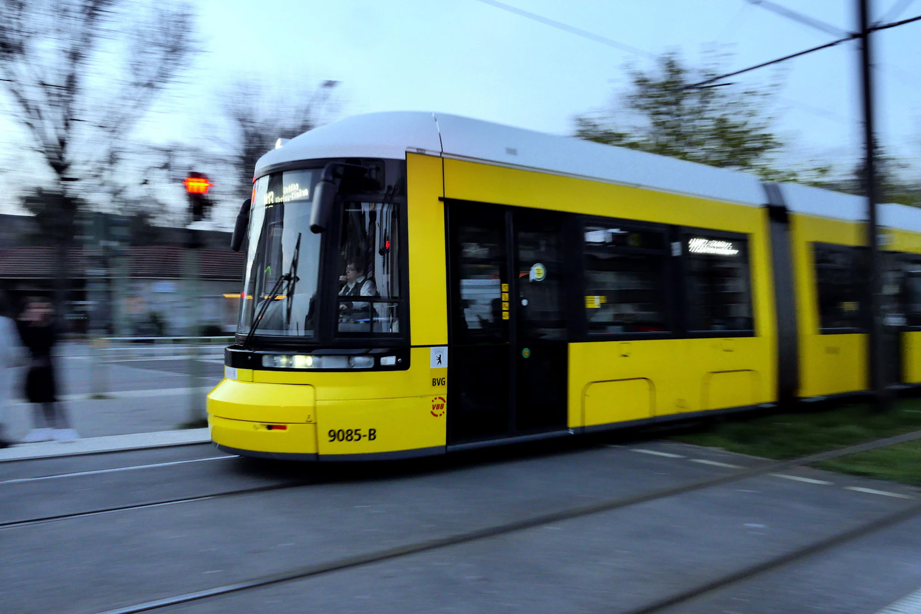 Eine neue Straßenbahnstrecke soll den Bus M41 überflüssig machen.