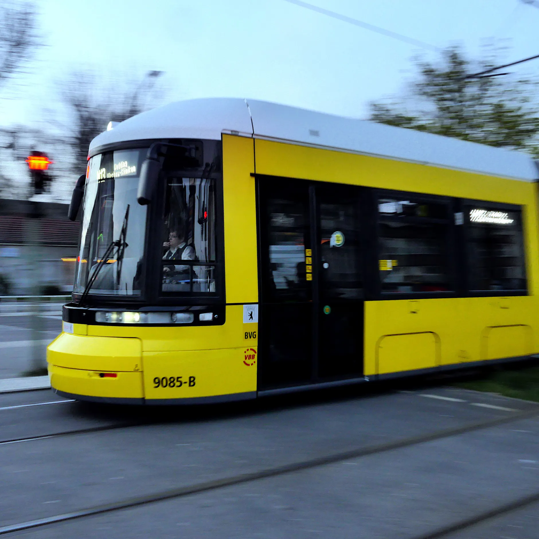 Berliner Nerv-Bus soll Straßenbahn weichen: Anwohner protestieren
