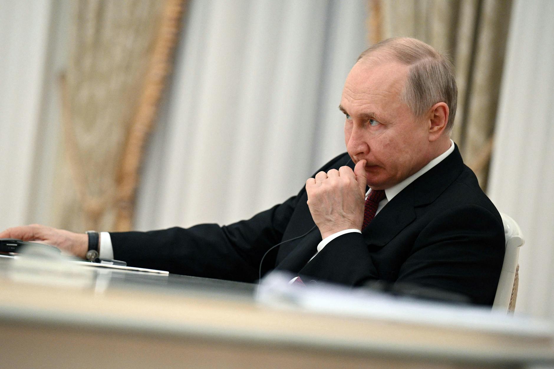 Der Ukraine-Vorschlag könne „als Grundlage für eine endgültige Friedenslösung dienen“, sagt Wladimir Putin.