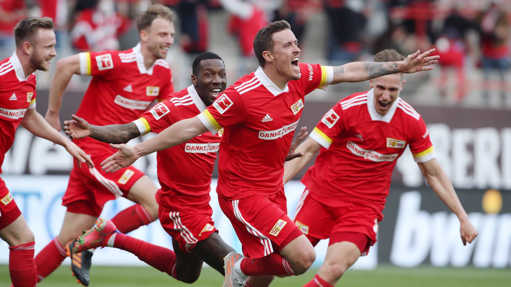 Völlig losgelöst: Max Kruse bejubelt im Mai 2021 seinen 2:1-Siegtreffer gegen Leipzig, durch den der 1. FC Union in die Conference League einzog. Anderthalb Jahre später folgte Kruse dem Lockruf des Geldes und wechselte nach Wolfsburg.&nbsp;