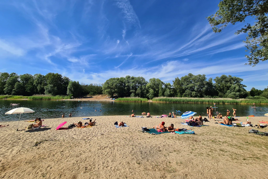 Der Kaulsdorfer Weg führt auch am Kaulsdorfer Baggersee vorbei.