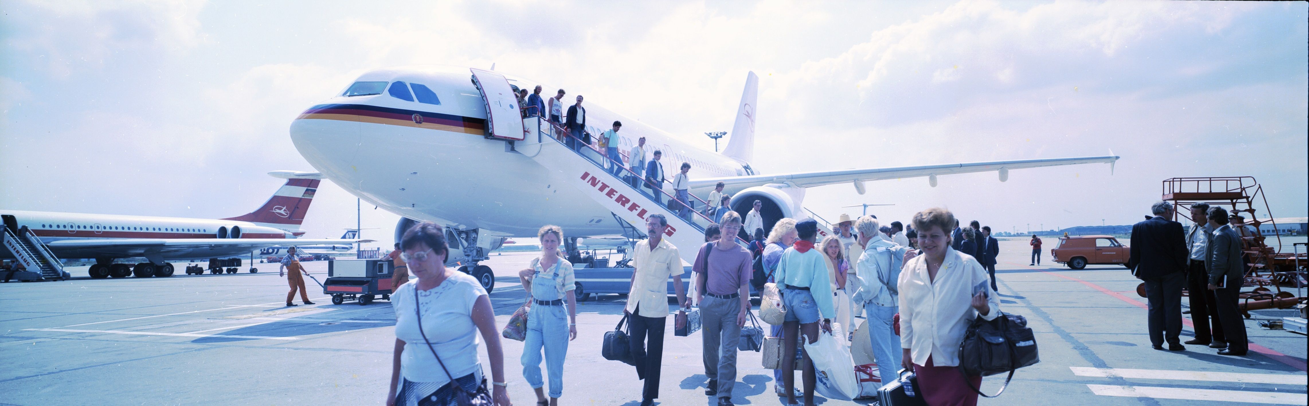 Trotz Mauer: DDR flog Urlauber mit West-Jets nach Thailand
