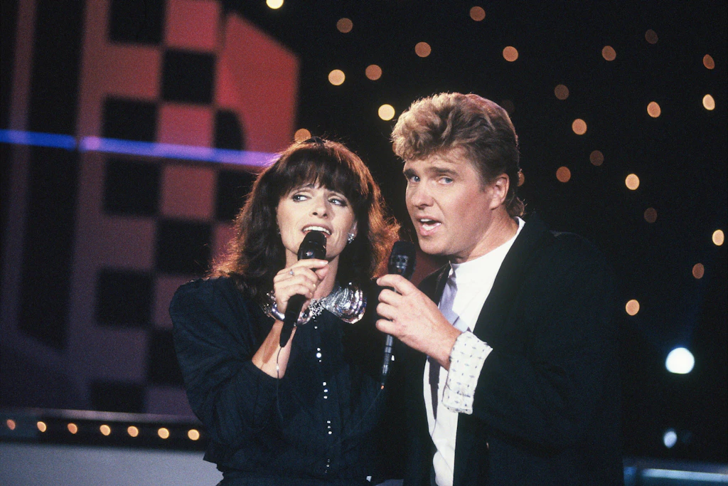 Frank Schöbel und seine damalige Partnerin Aurora Lacasa bei einem Auftritt im Jahr 1990.