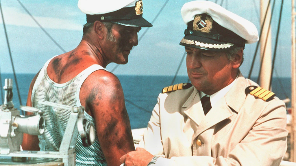 Kapitän Karsten (Horst Drinda) und Chief Paul Weyer (Günter Naumann) in der DDR-Serie „Zur See“.
              