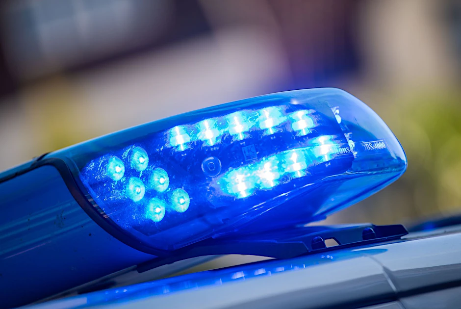 Blaulicht auf einem Polizeifahrzeug