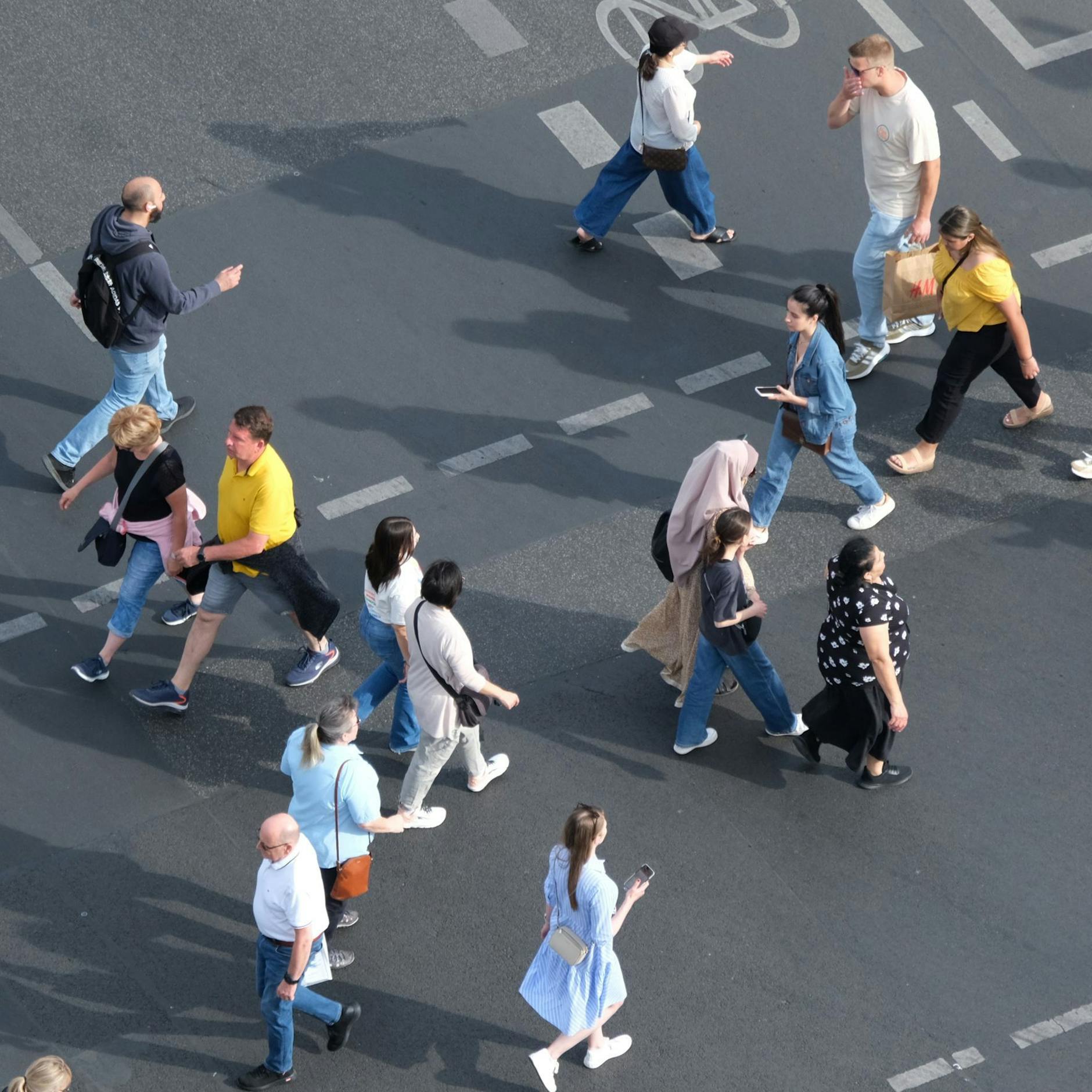 Image - „Mach schneller!“ – Was Fußgänger in Berlin wirklich erleben: Schockierendes aus dem Alltag