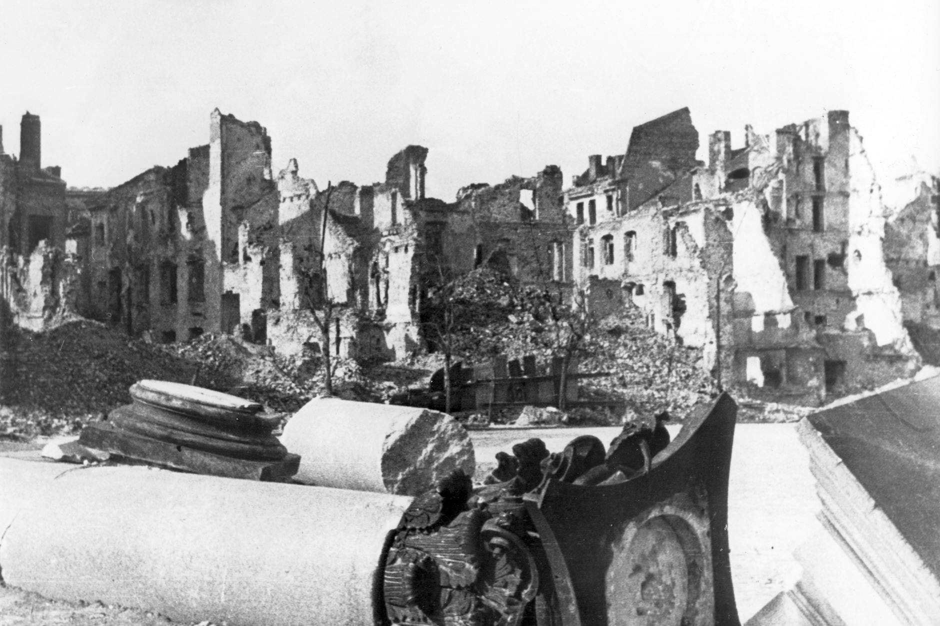 Ruinen von Warschau: Die Stadt wurde von den Deutschen im Zweiten Weltkrieg nahezu komplett zerstört.